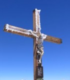 christ-crucifix-in-snow-switzerland-849509-m